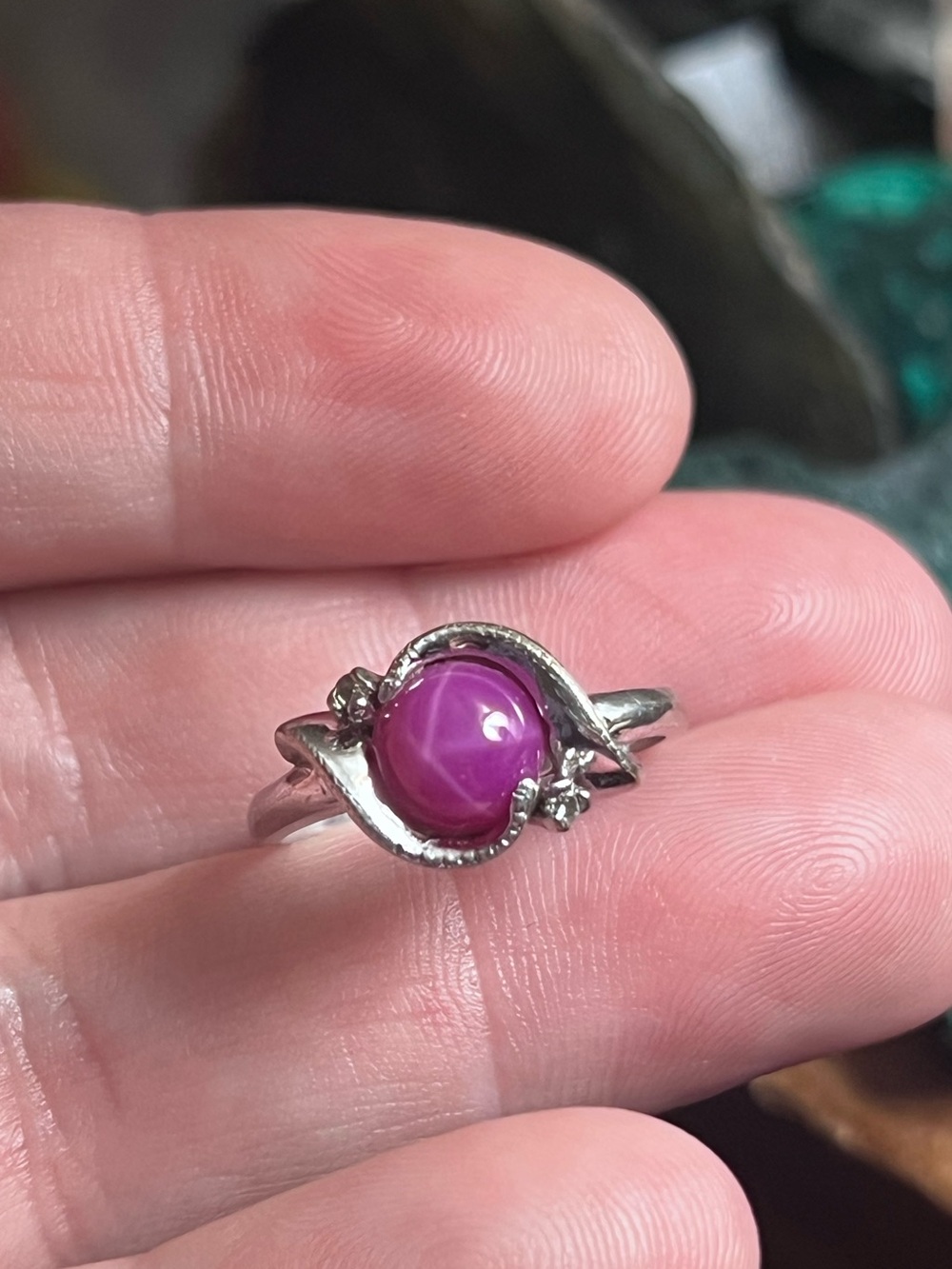 Vintage 14k white gold star ruby & diamond ring